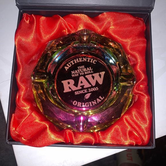 RAW Rainbow Glass Ashtray - Picture 1 of 7
